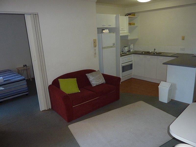 12 Lloyd Street, Southport QLD 4215