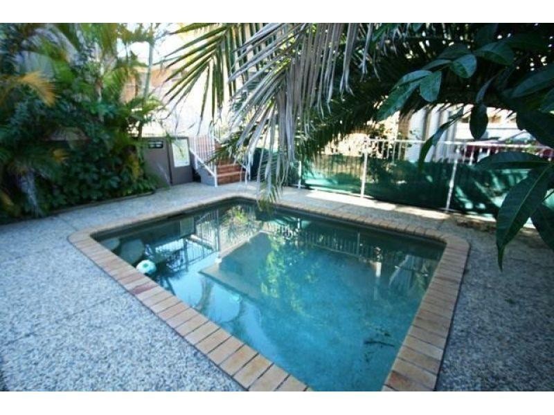 16/7-9 Illawong Street, Chevron Island QLD 4217