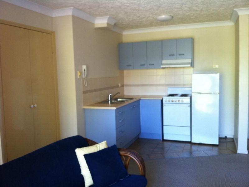 16/7-9 Illawong Street, Chevron Island QLD 4217