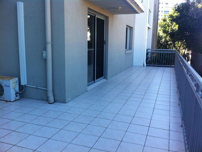 002/1880 Gold Coast Highway, Burleigh Heads QLD 4220