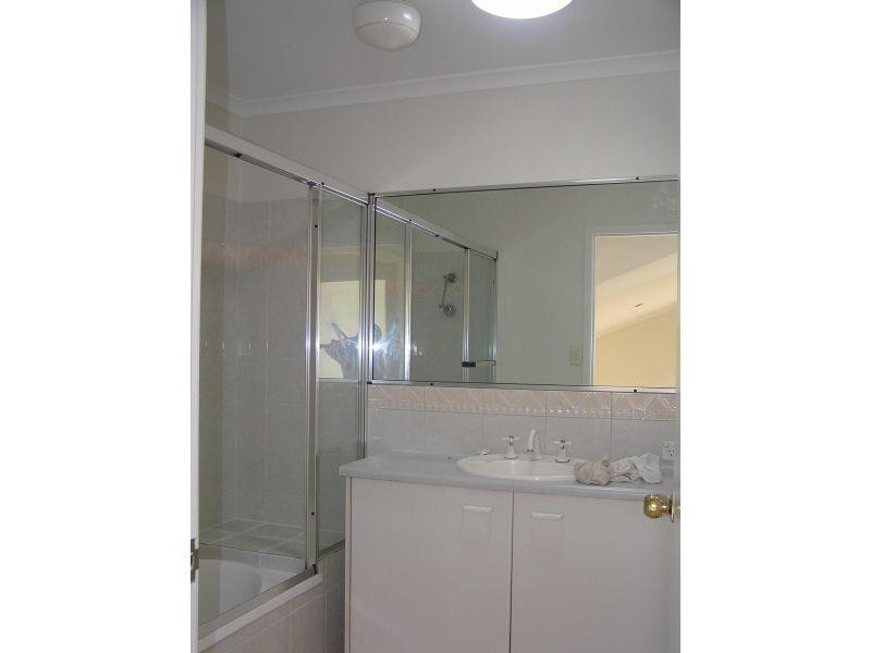 1A Alison Road, Carrara QLD 4211