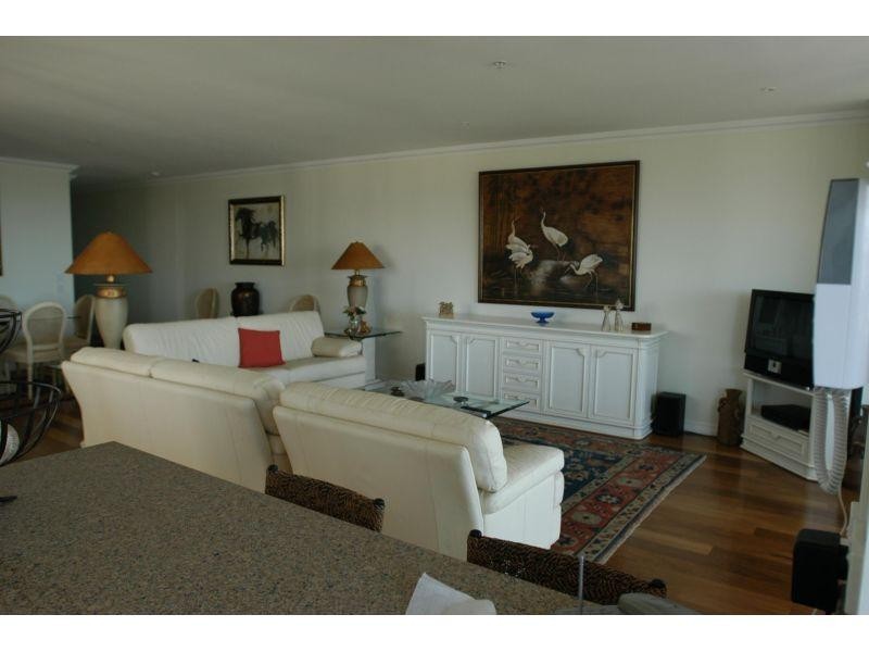 212 Marine Parade, Labrador QLD 4215