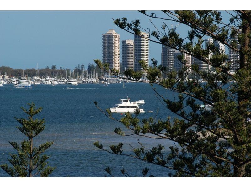 212 Marine Parade, Labrador QLD 4215