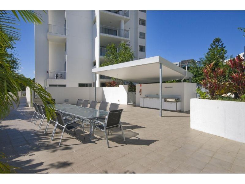 Apartment 20/15 Walsh Street, Milton QLD 4064