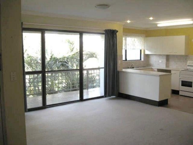 111 Markeri Street, Mermaid Waters QLD 4218