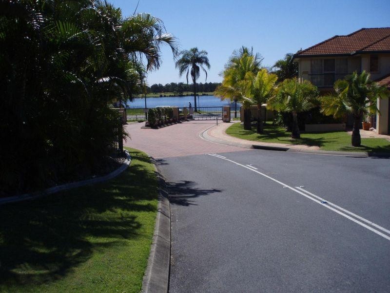 152 Palm Meadows Drive, Carrara QLD 4211