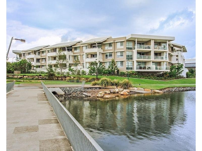 14/1 Lakefront Crescent, Varsity Lakes QLD 4227