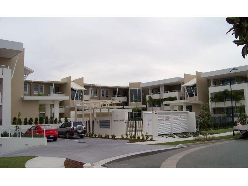 37/1 Lakefront Crescent, Varsity Lakes QLD 4227
