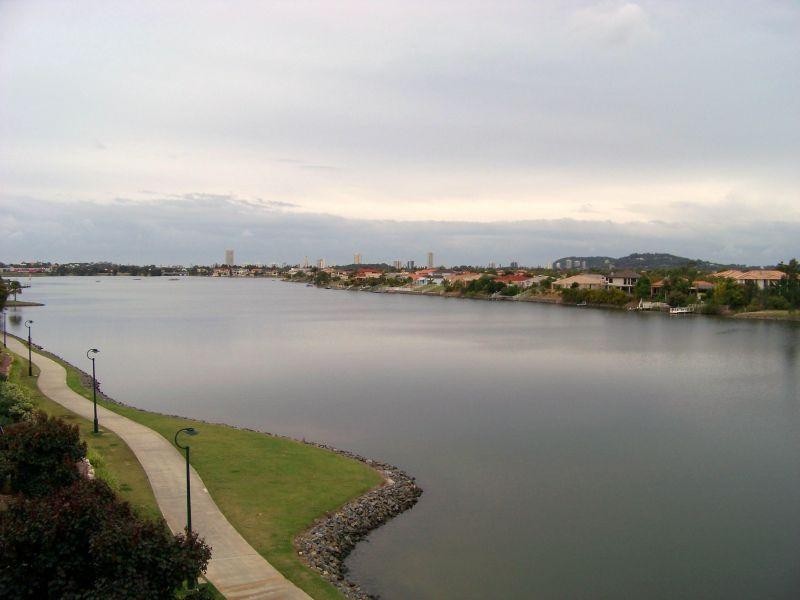 17/1 Lakefront Crescent, Varsity Lakes QLD 4227