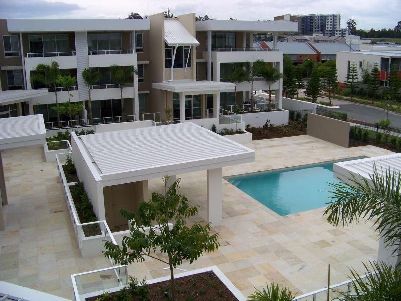 17/1 Lakefront Crescent, Varsity Lakes QLD 4227