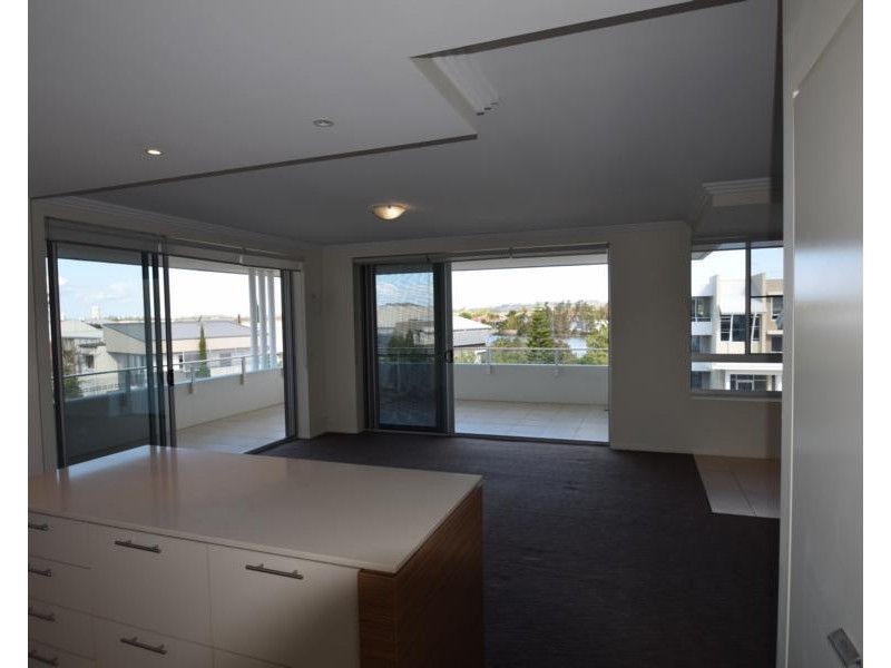 39/1 Lakefront Crescent, Varsity Lakes QLD 4227