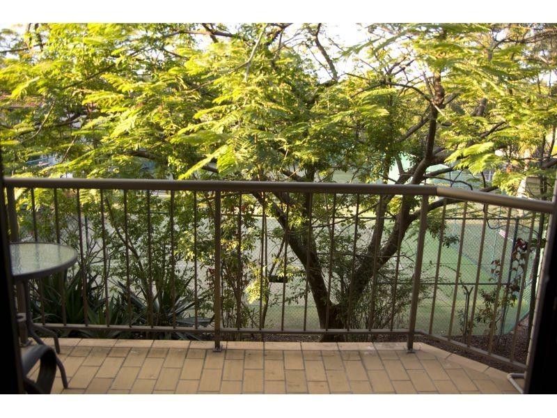 40 Murev Way, Carrara QLD 4211