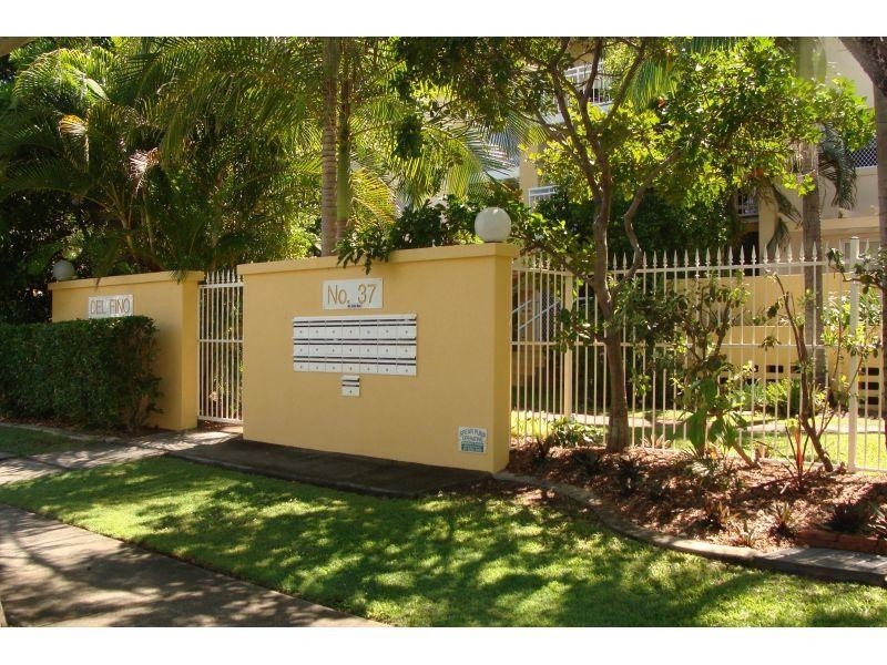 37 Mawarra Street, Chevron Island QLD 4217