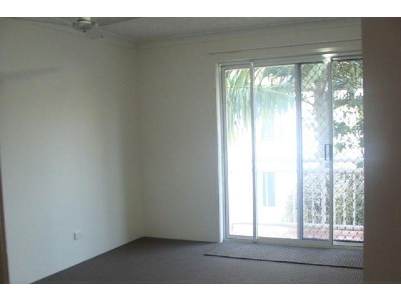 37 Mawarra Street, Chevron Island QLD 4217