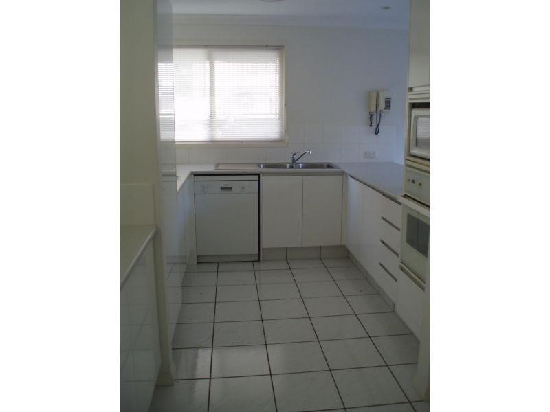 152 Palm Meadows Drive, Carrara QLD 4211