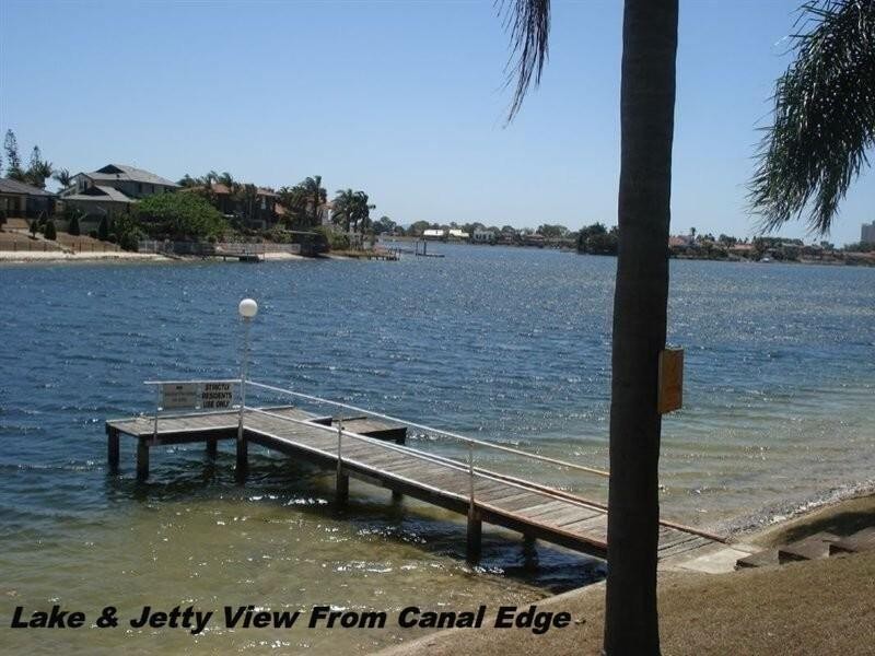 111 Markeri Street, Mermaid Waters QLD 4218