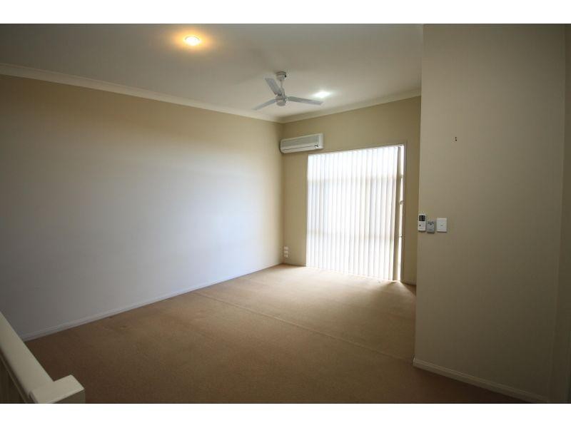 115/1 Sauvignon Parade, Upper Coomera QLD 4209
