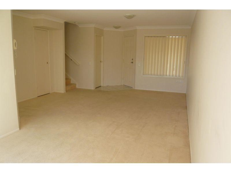 Unit 3/2 Bos Drive, Coomera QLD 4209