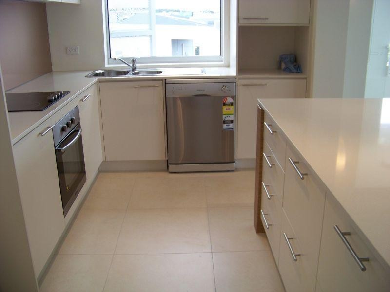 10/1 Lakefront Crescent, Varsity Lakes QLD 4227