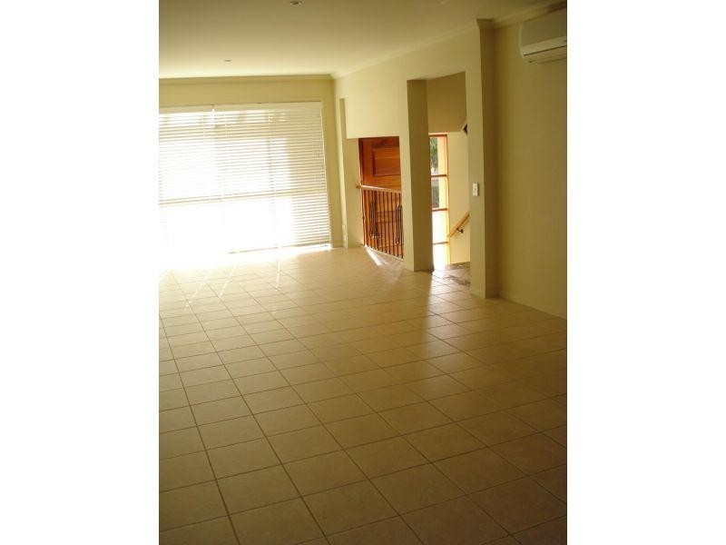 20 Fairway Drive, Clear Island Waters QLD 4226