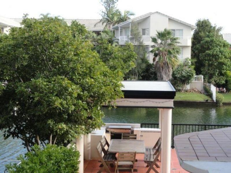 15/12 Paradise Island, Surfers Paradise QLD 4217