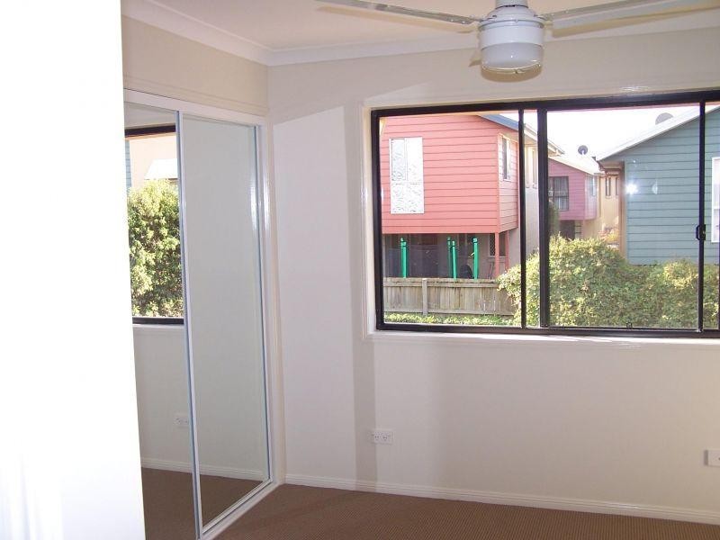 27/316 Long Street, Graceville QLD 4075