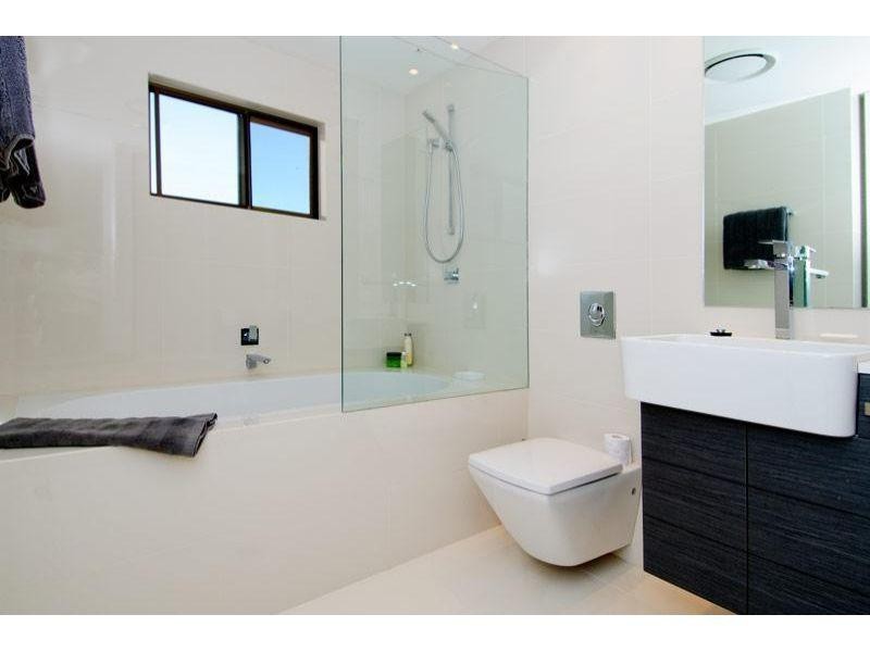 81 Boykambil Esplanade, Hope Island QLD 4212