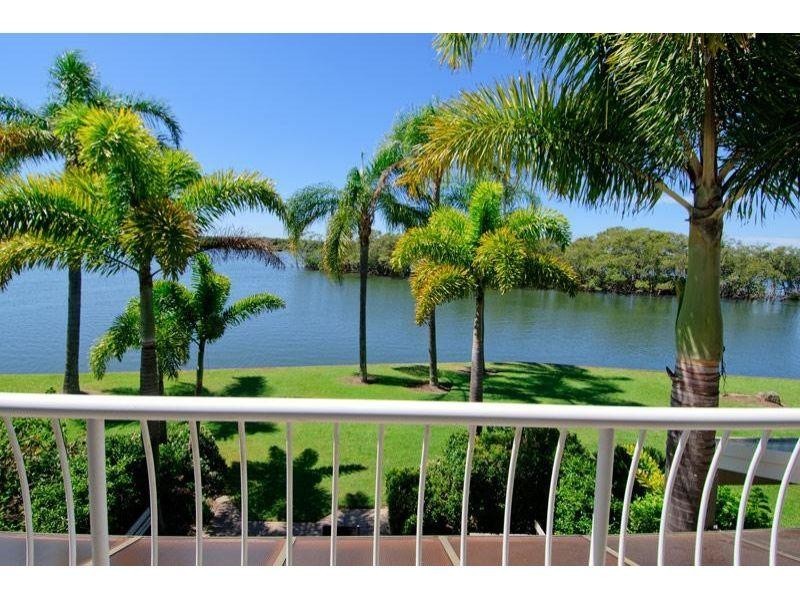 81 Boykambil Esplanade, Hope Island QLD 4212