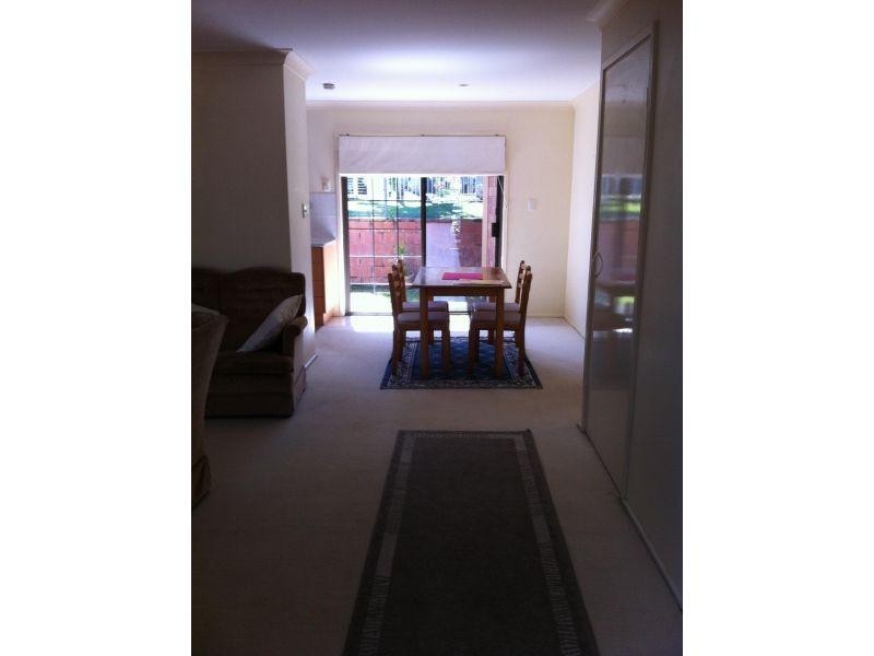 Unit/39/12 Landau Court, Miami QLD 4220