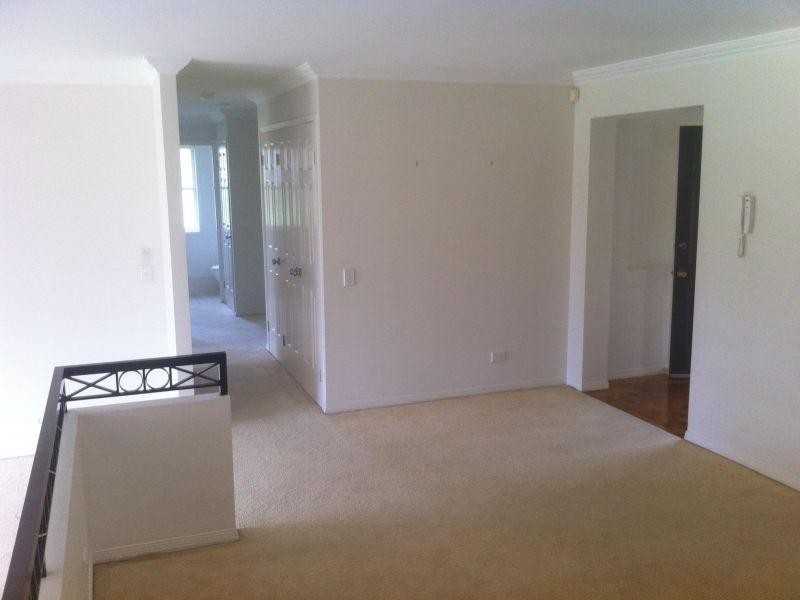 433  Brisbane Road, Arundel QLD 4214