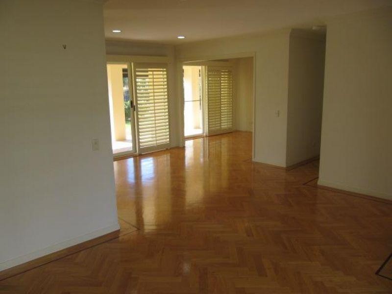 433  Brisbane Road, Arundel QLD 4214