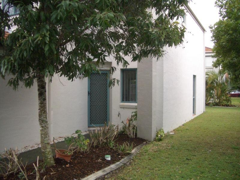 Lodge 4 Unit 9/87-91   Heeb Street, Ashmore QLD 4214