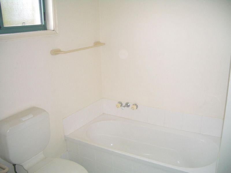 Lodge 4 Unit 9/87-91   Heeb Street, Ashmore QLD 4214