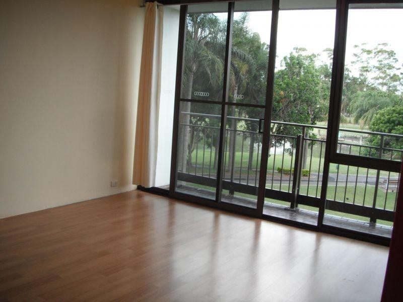 11-13 Fairway Drive, Clear Island Waters QLD 4226