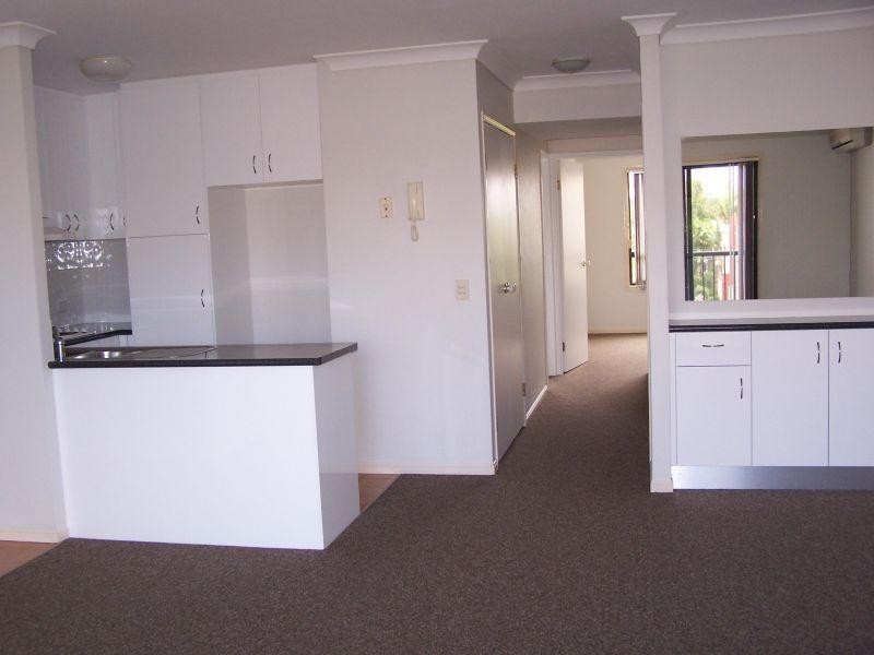16-24 Purli Street, Chevron Island QLD 4217