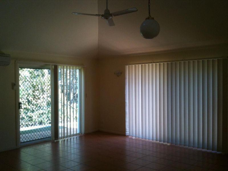 34 Albicore Street, Mermaid Waters QLD 4218