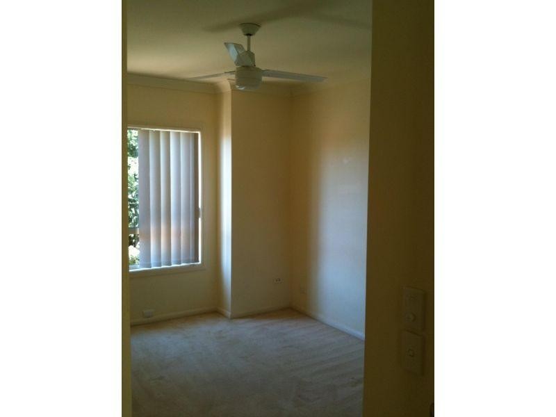 34 Albicore Street, Mermaid Waters QLD 4218