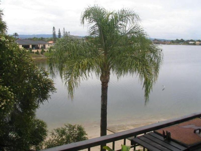 111 Markeri Street, Mermaid Waters QLD 4218