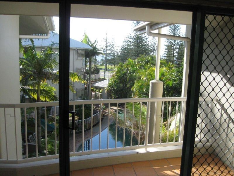 26/13 Montgomery Avenue, Main Beach QLD 4217