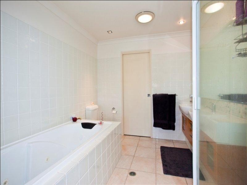 2005/1 The Vistas Drive, Carrara QLD 4211