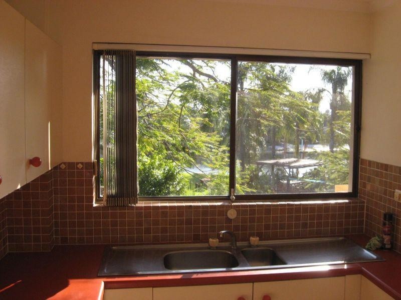 111 Markeri Street, Mermaid Waters QLD 4218