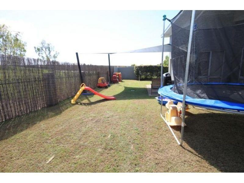 111/1 Sauvignon Parade, Upper Coomera QLD 4209