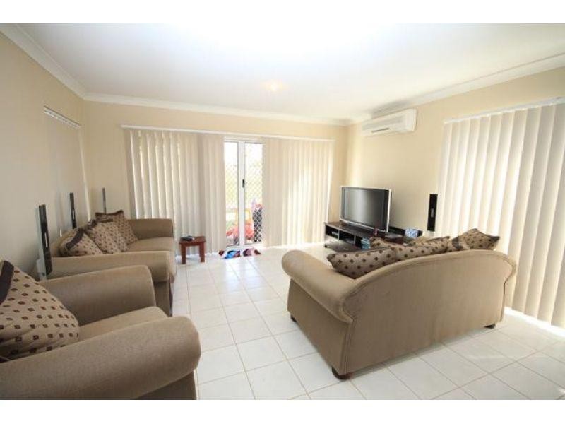 111/1 Sauvignon Parade, Upper Coomera QLD 4209