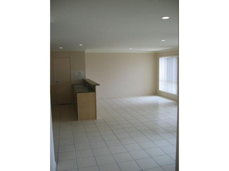 37/1 Sauvignon Parade, Upper Coomera QLD 4209