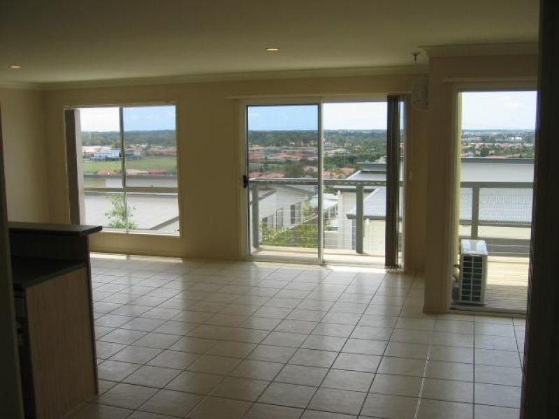 37/1 Sauvignon Parade, Upper Coomera QLD 4209