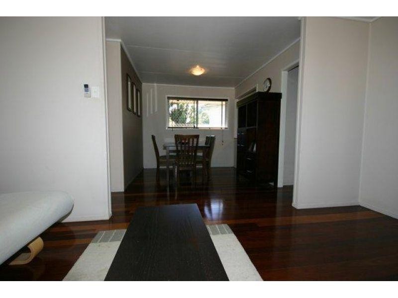 4 Kyeemagh Court, Southport QLD 4215