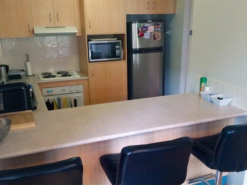 24 Slatyer Avenue, Bundall QLD 4217