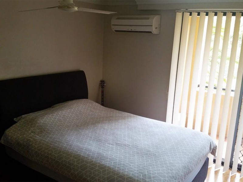 24 Slatyer Avenue, Bundall QLD 4217