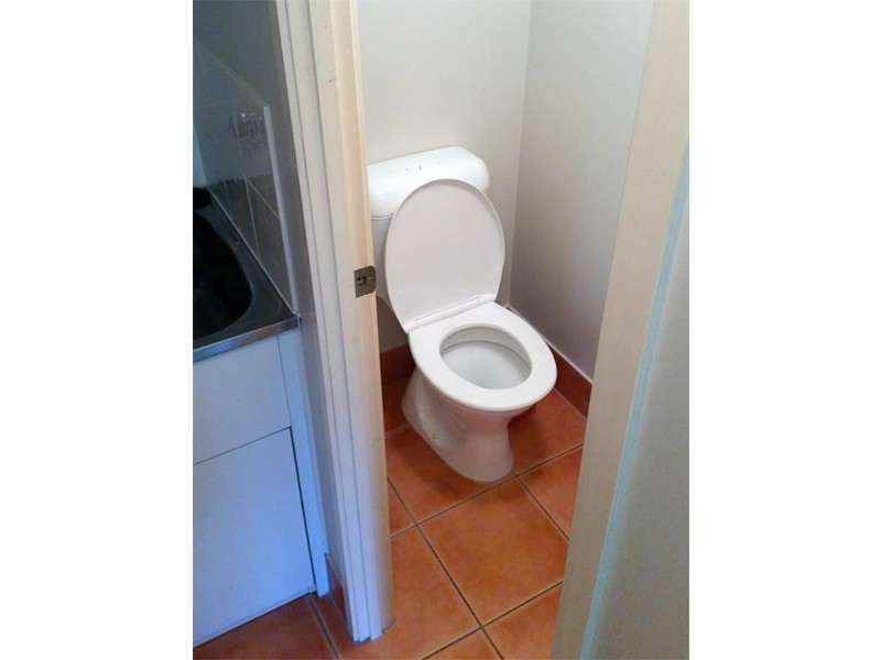 24 Slatyer Avenue, Bundall QLD 4217