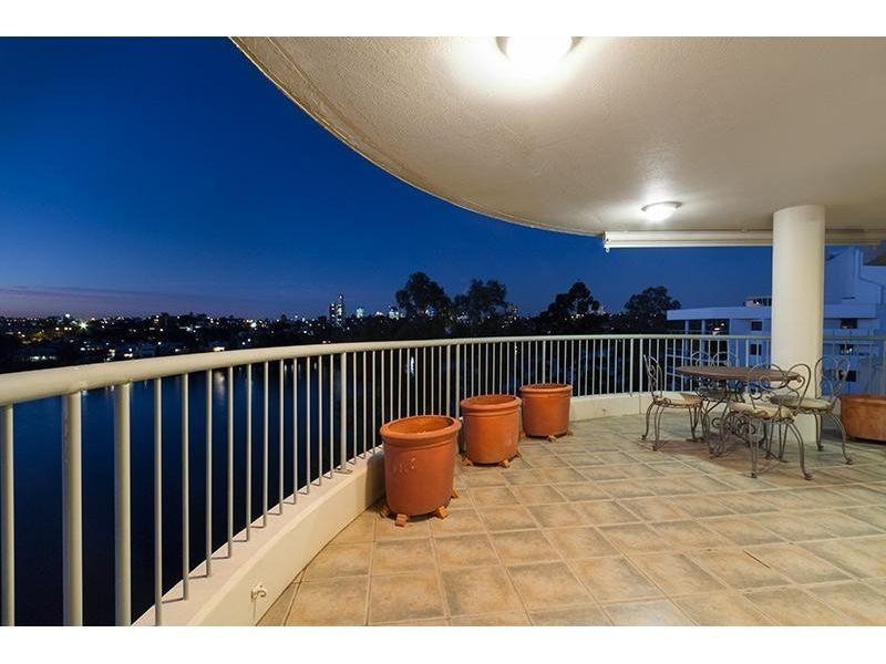 72 Macquarie Street, St Lucia QLD 4067